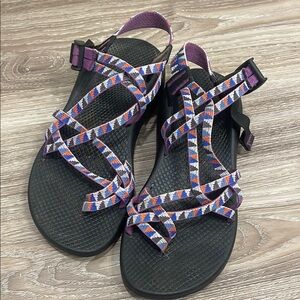 Chaco Women's Sz 9 Strappy Sandals - Black and Purple